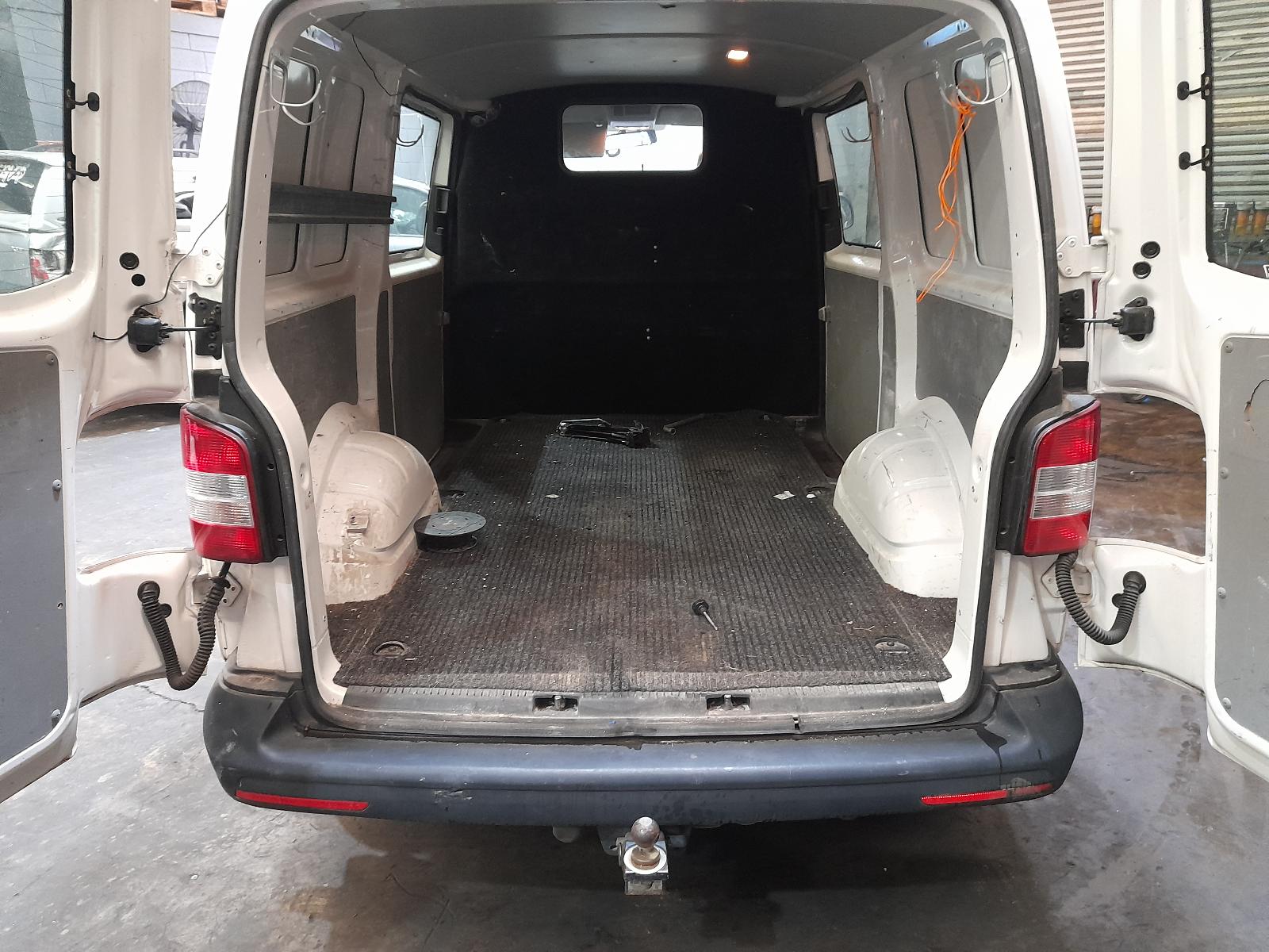 View Auto part Right Front Hub Assembly Volkswagen Transporter 2014