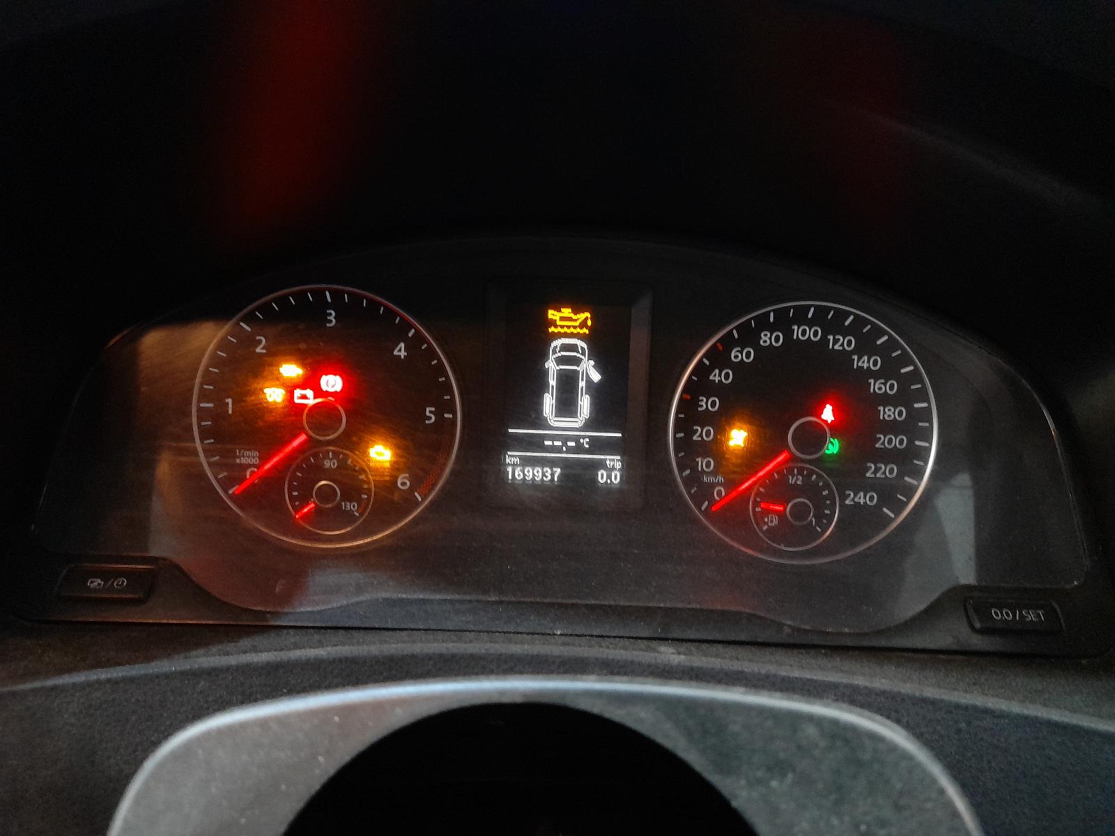 View Auto part Right Front Hub Assembly Volkswagen Transporter 2014