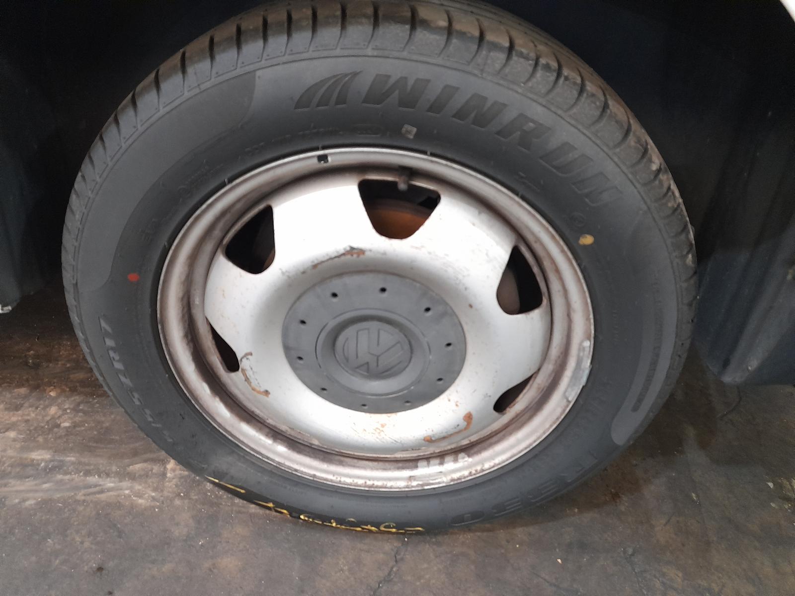 View Auto part Right Front Hub Assembly Volkswagen Transporter 2014