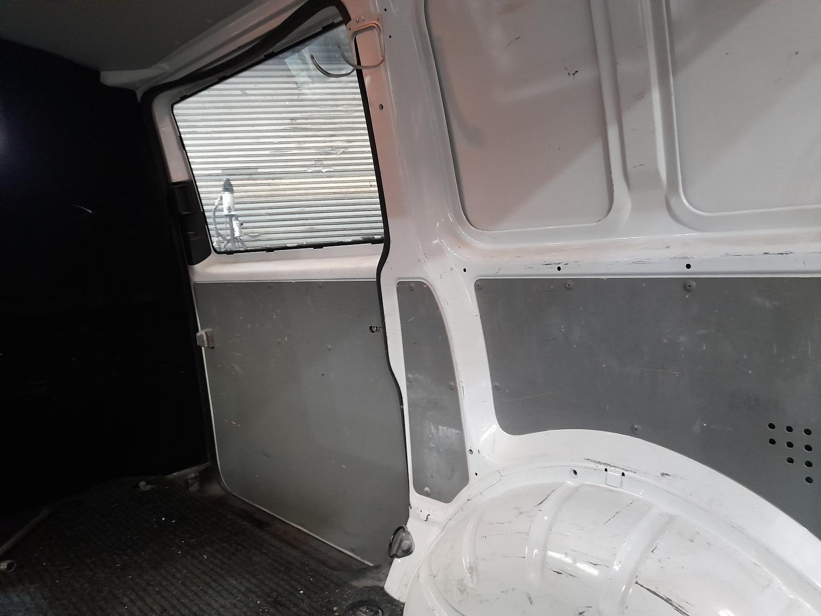 View Auto part Right Front Hub Assembly Volkswagen Transporter 2014