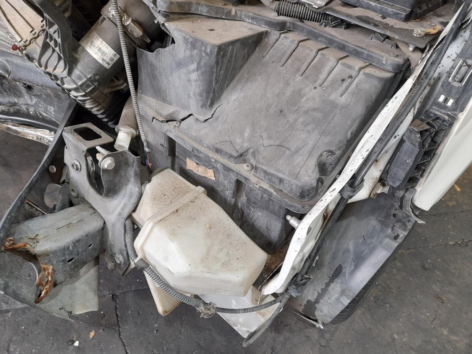 View Auto part Right Front Hub Assembly Volkswagen Transporter 2014