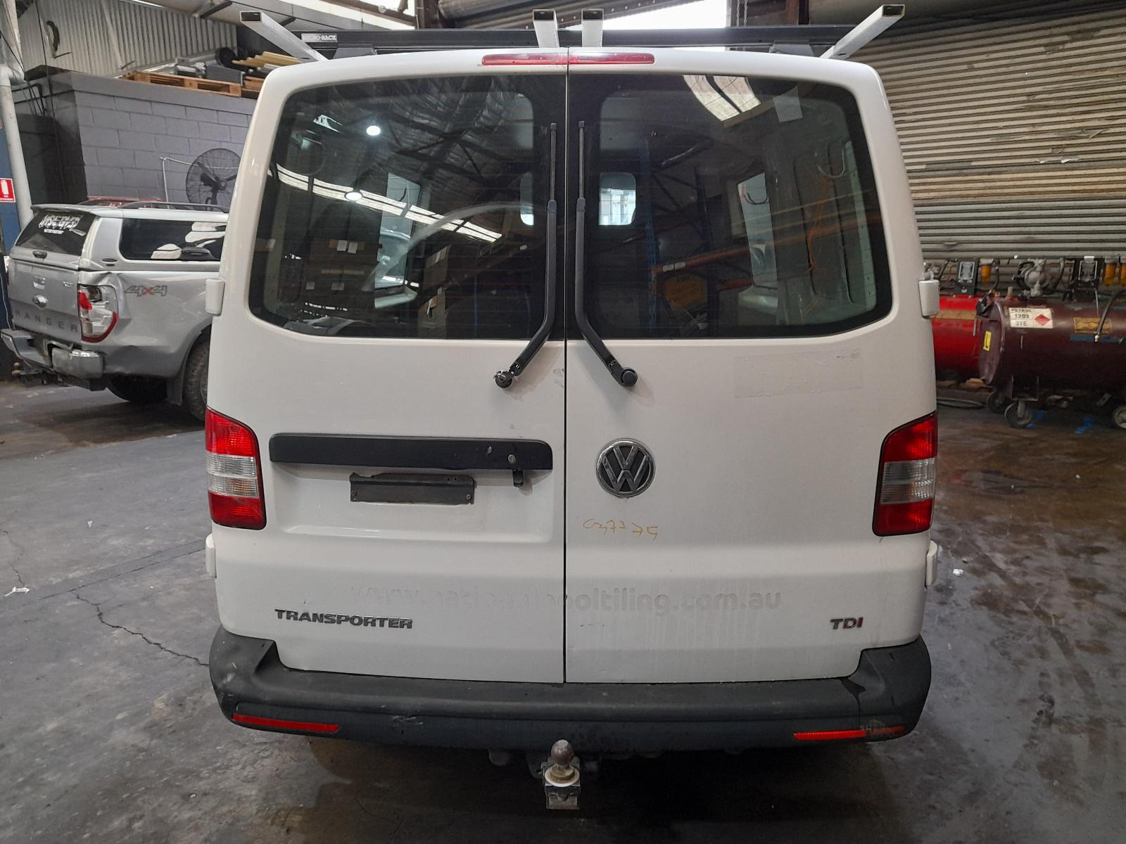 View Auto part Right Front Hub Assembly Volkswagen Transporter 2014