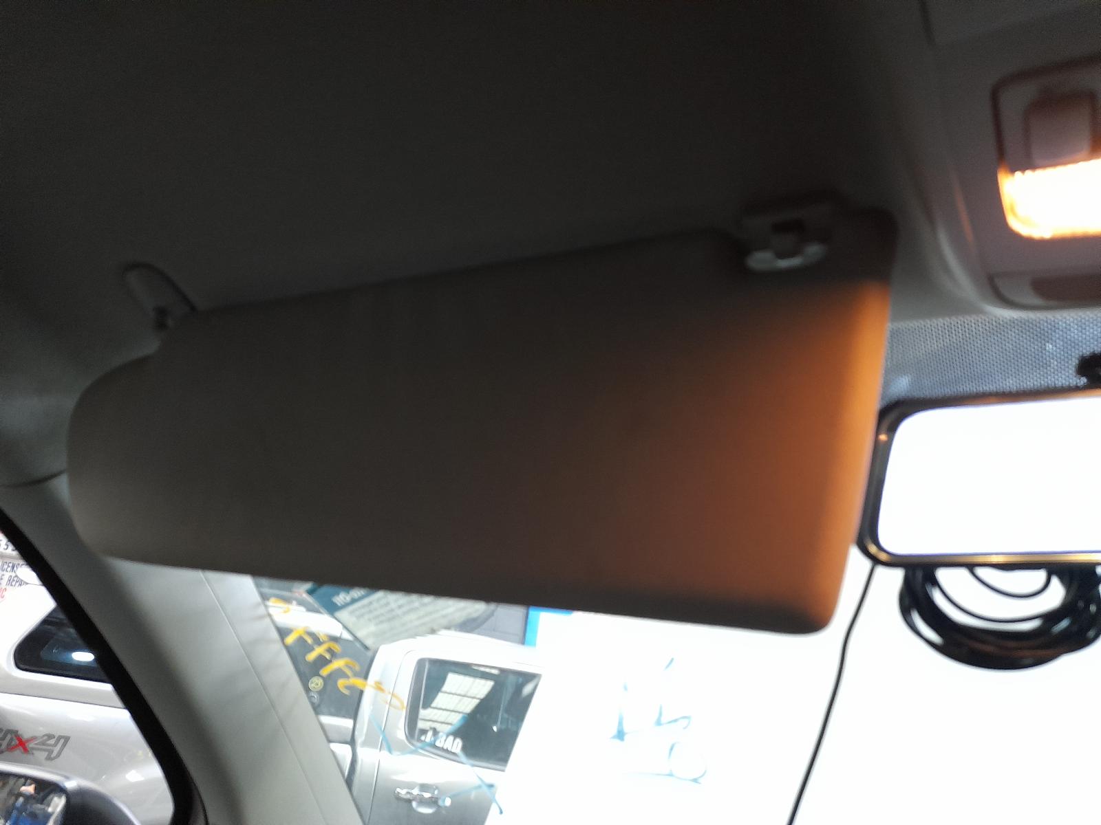 View Auto part Right Front Hub Assembly Volkswagen Transporter 2014