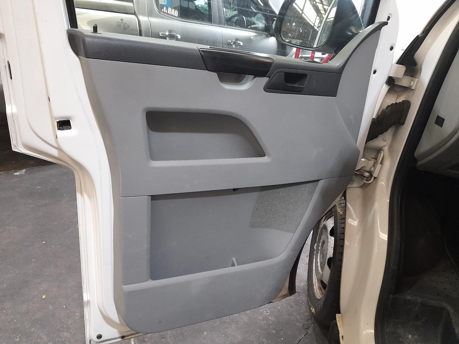 View Auto part Right Front Hub Assembly Volkswagen Transporter 2014