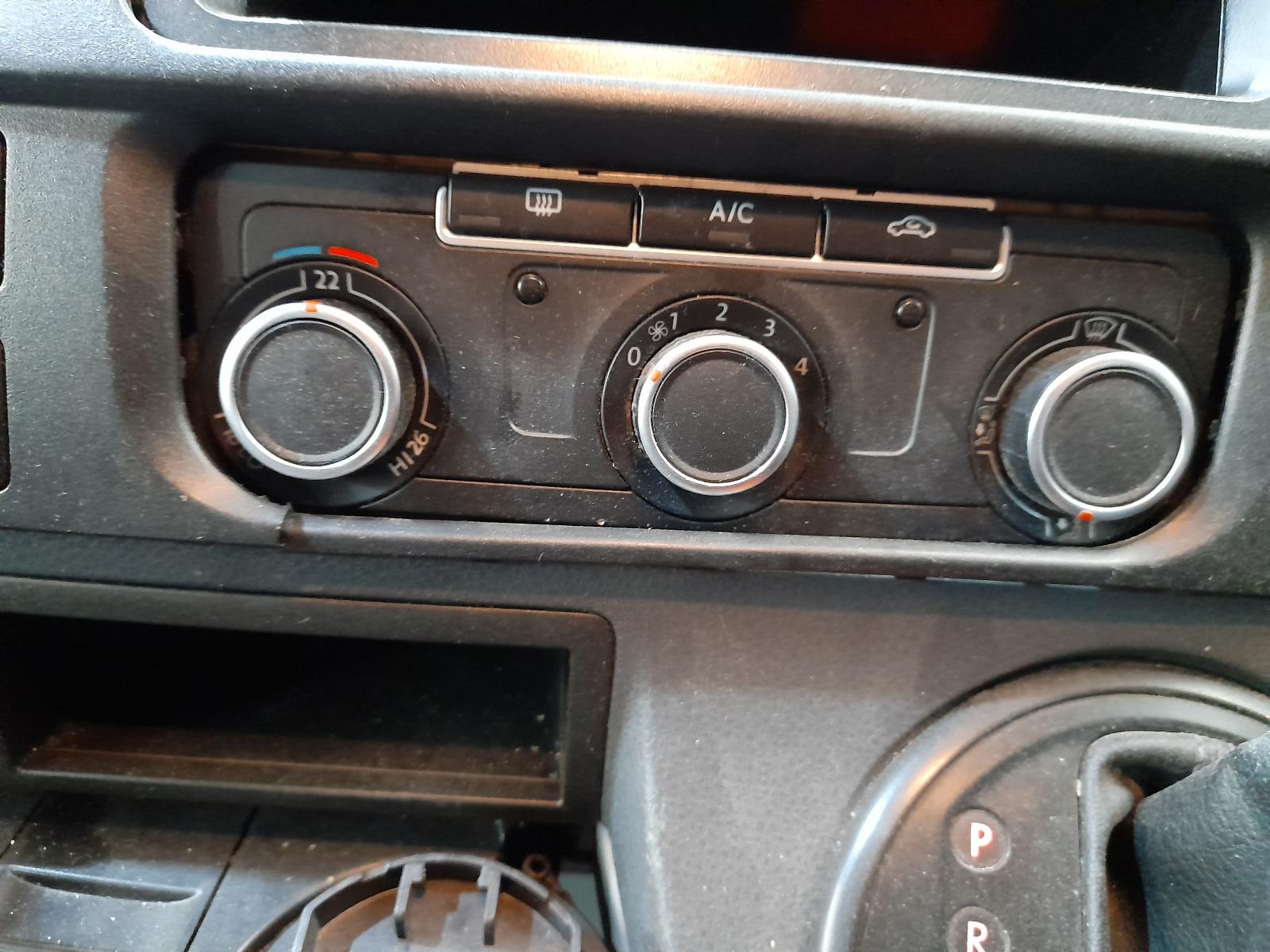 View Auto part Right Front Hub Assembly Volkswagen Transporter 2014