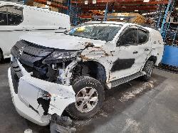 View Auto part Right Headlamp Mitsubishi Triton 2021