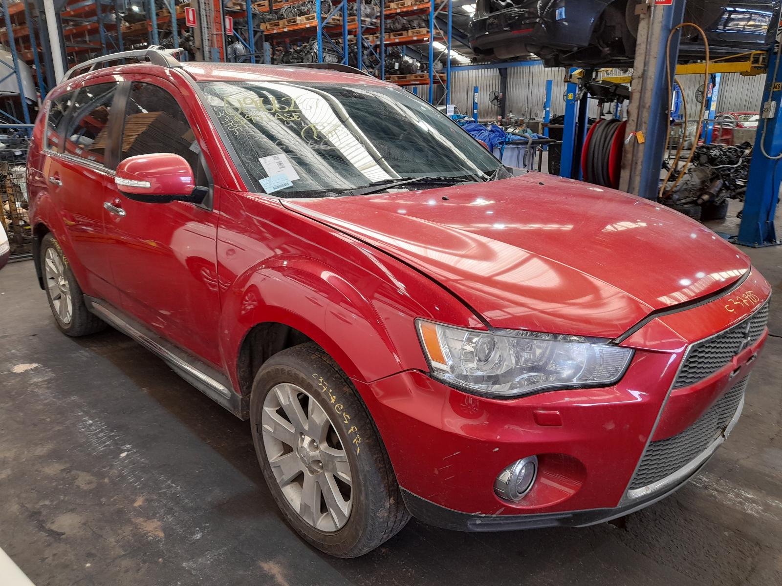 View Auto part Left Taillight Mitsubishi Outlander 2011