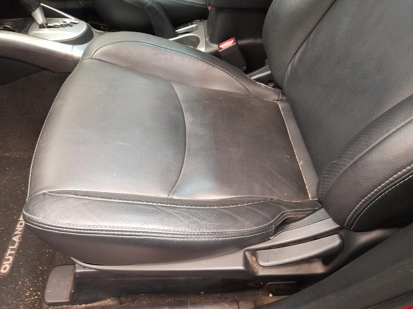 View Auto part Left Taillight Mitsubishi Outlander 2011