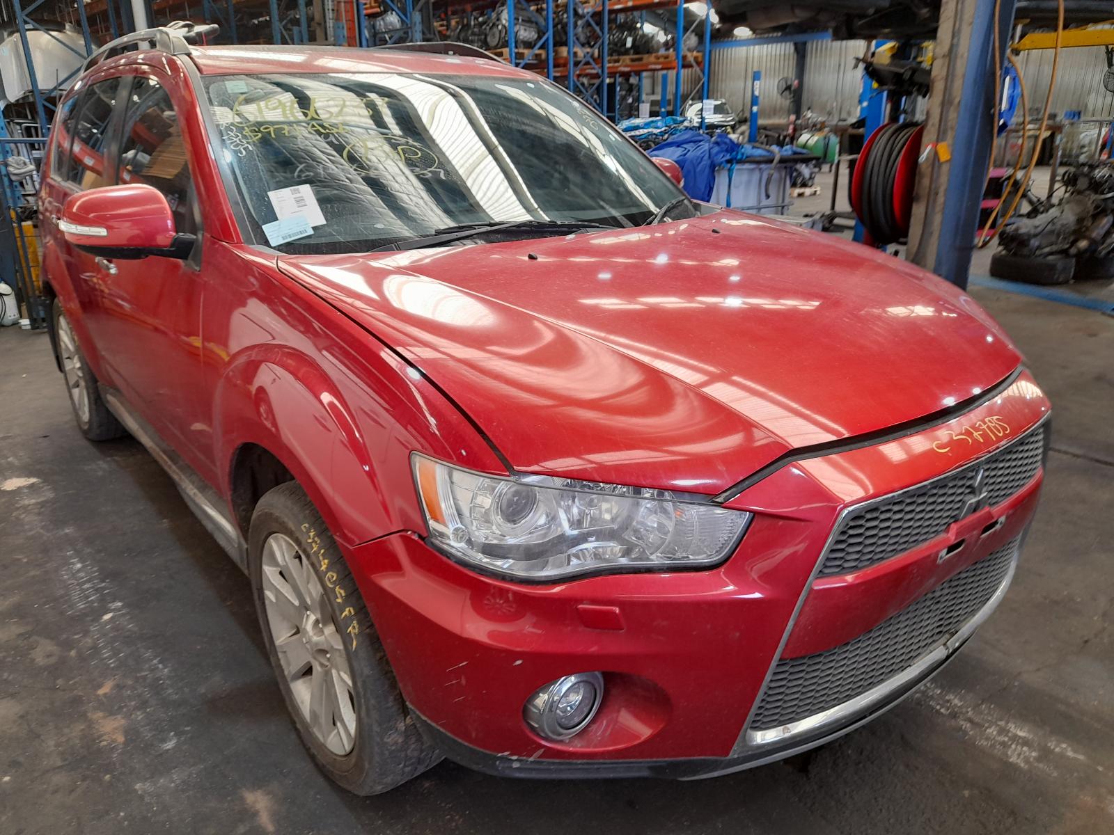 View Auto part Left Taillight Mitsubishi Outlander 2011