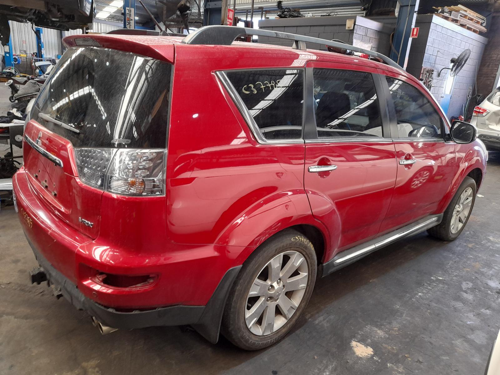 View Auto part Left Taillight Mitsubishi Outlander 2011