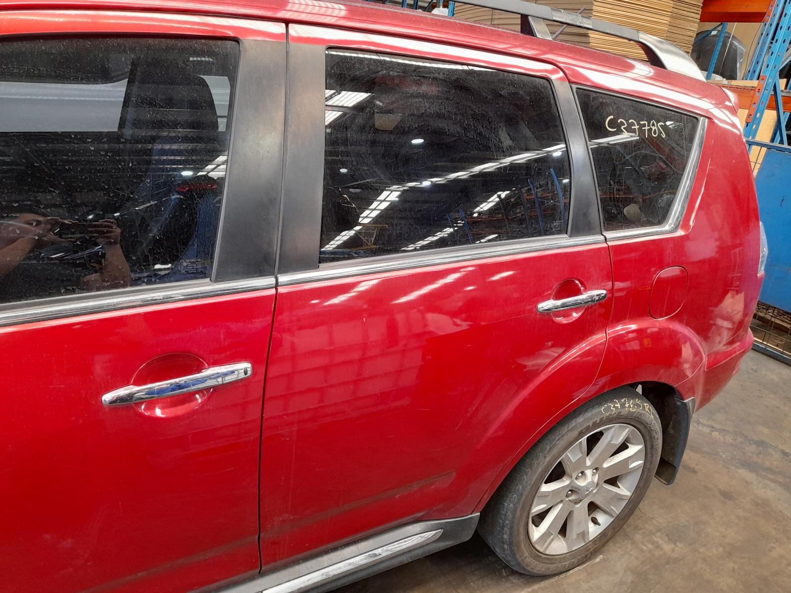 View Auto part Left Taillight Mitsubishi Outlander 2011