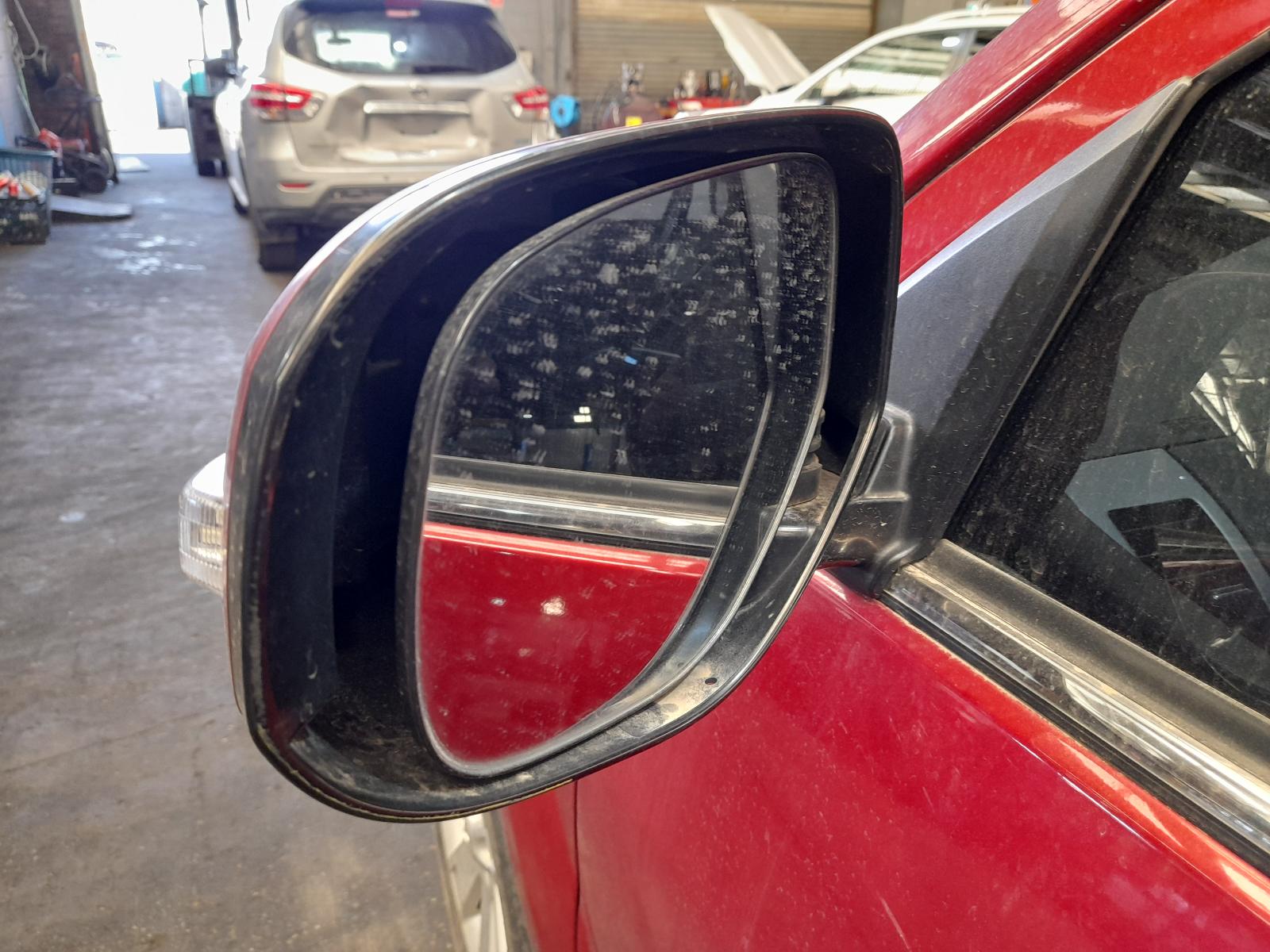 View Auto part Left Taillight Mitsubishi Outlander 2011