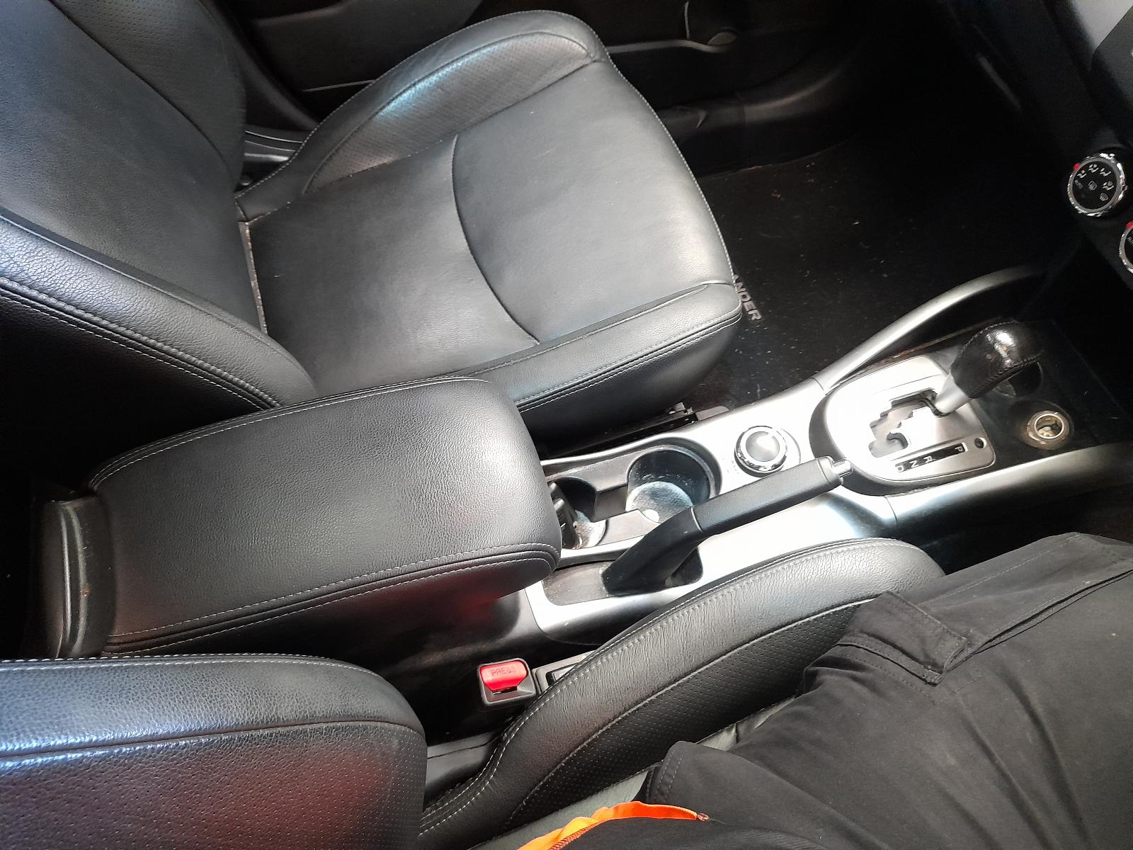 View Auto part Left Taillight Mitsubishi Outlander 2011