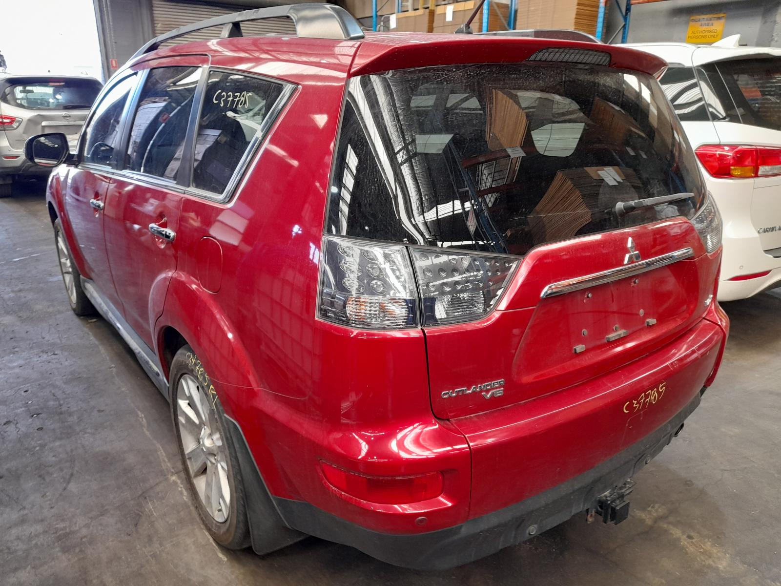 View Auto part Left Taillight Mitsubishi Outlander 2011