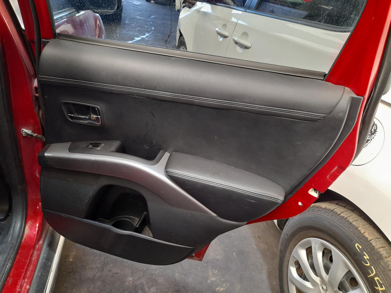 View Auto part Left Taillight Mitsubishi Outlander 2011