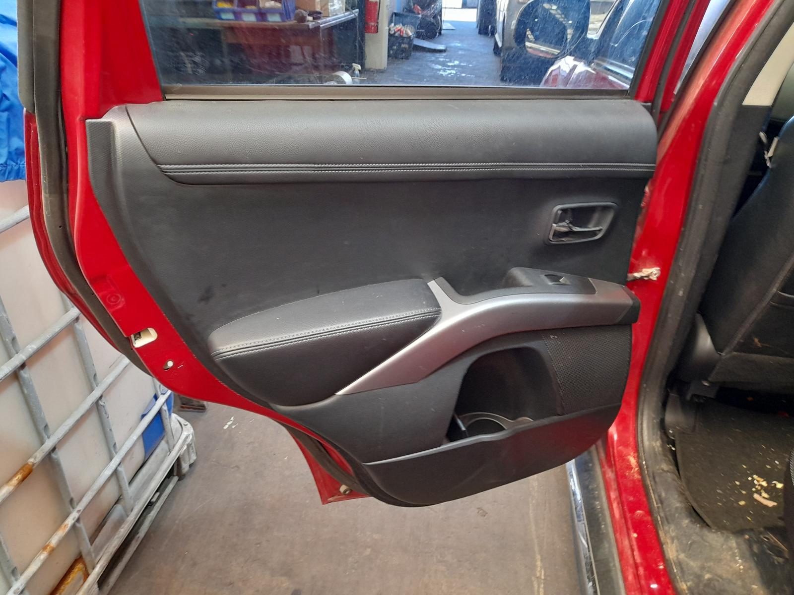 View Auto part Left Taillight Mitsubishi Outlander 2011