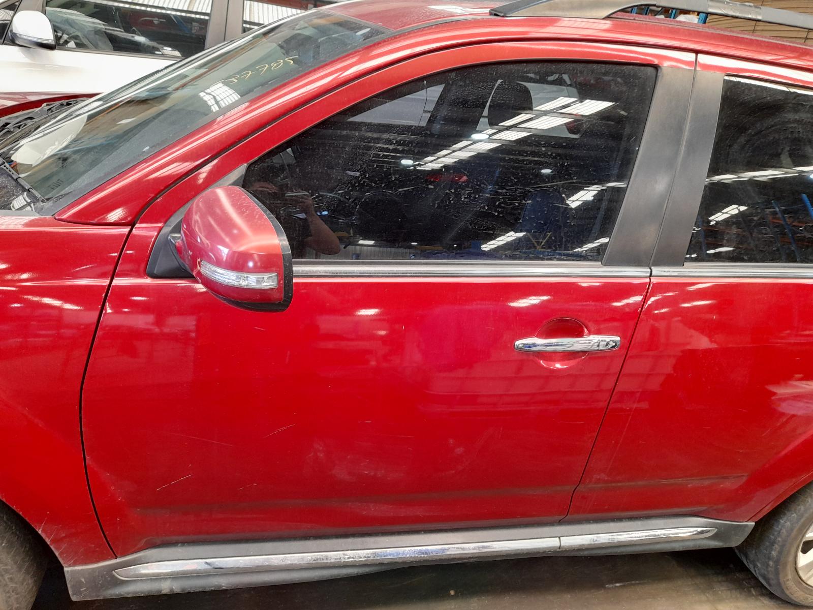 View Auto part Left Taillight Mitsubishi Outlander 2011