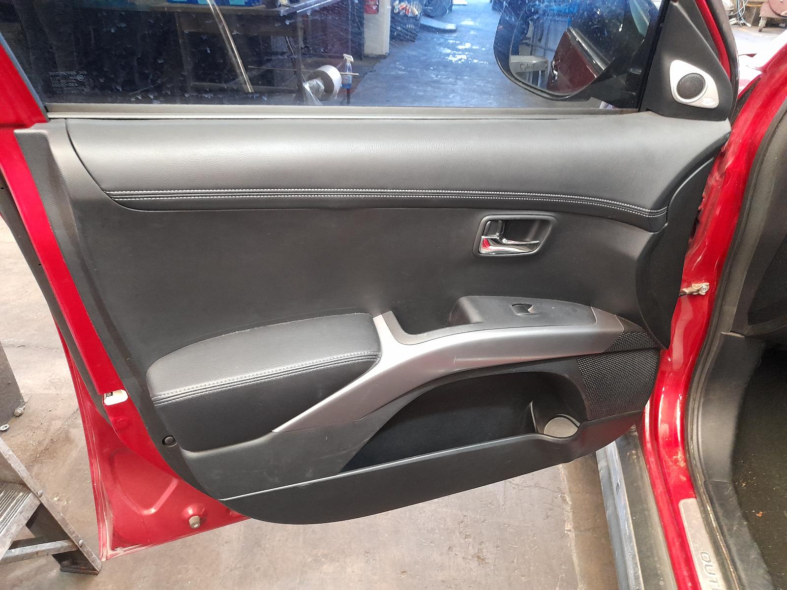 View Auto part Left Taillight Mitsubishi Outlander 2011