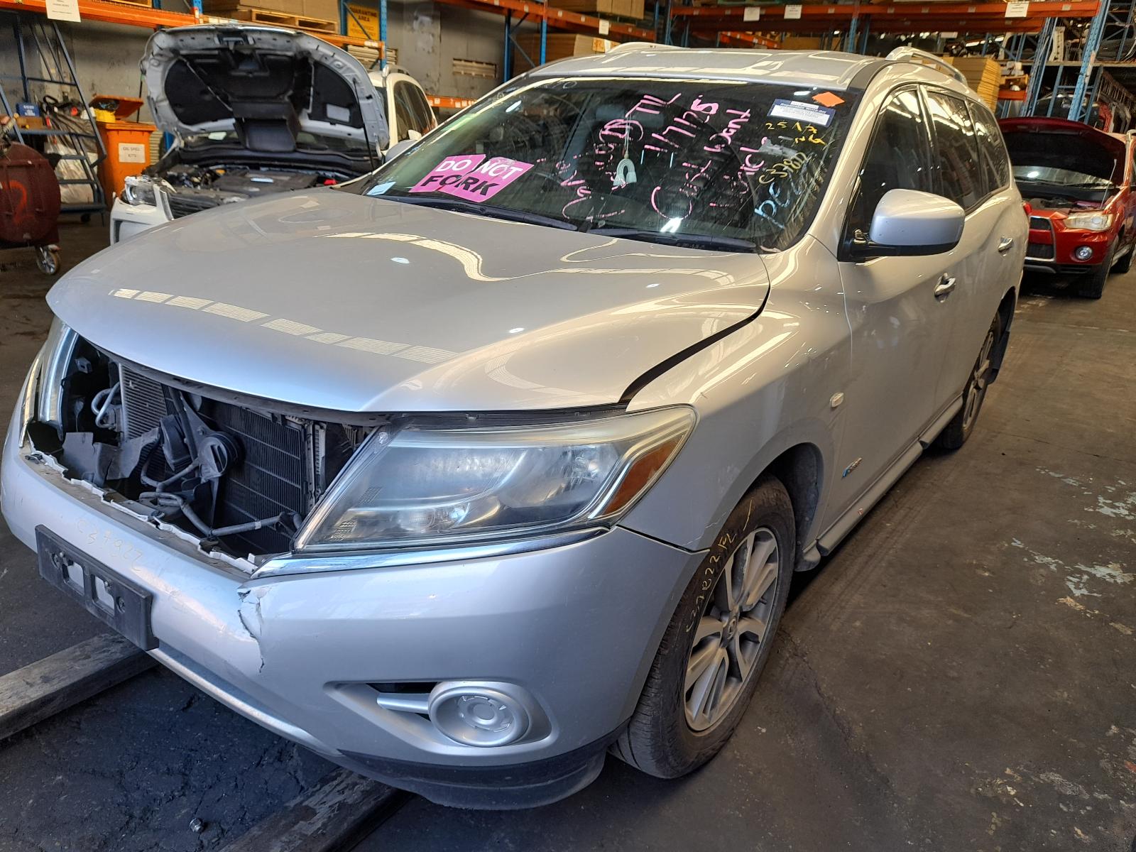 View Auto part Left Front Window Reg/Motor Nissan Pathfinder 2014