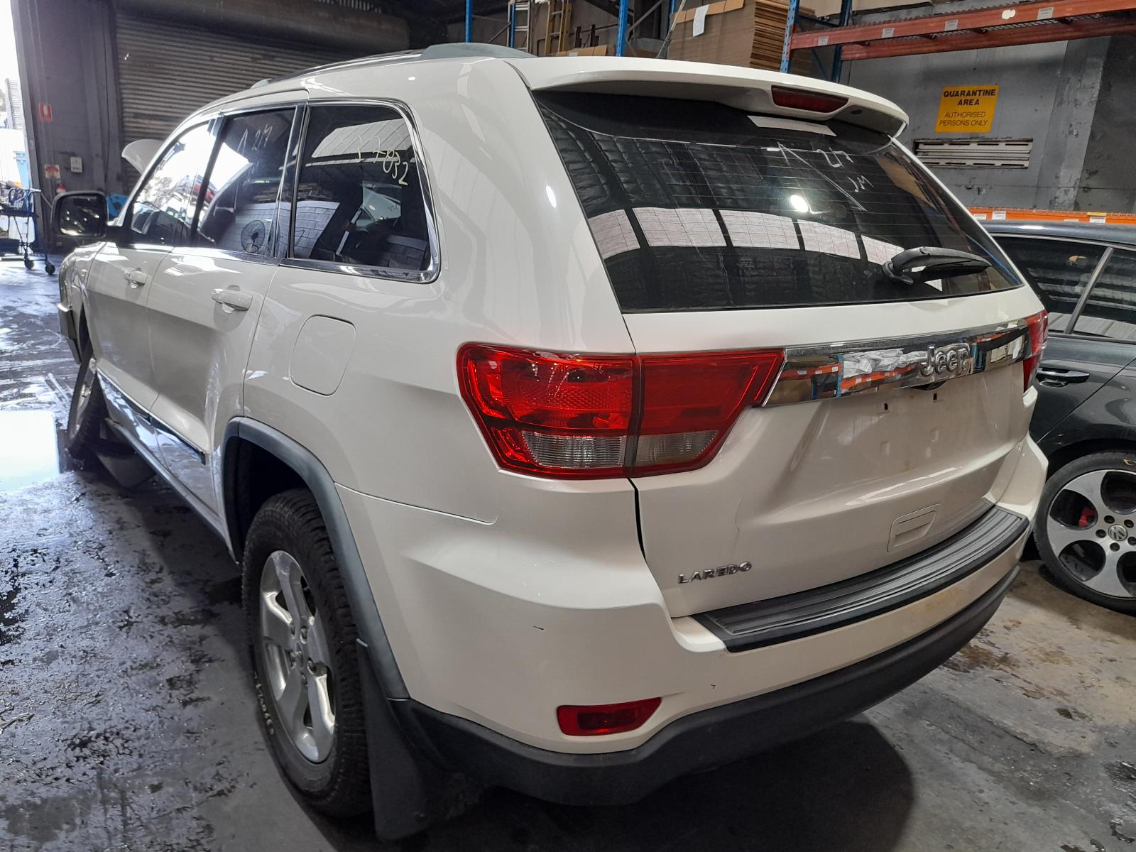 View Auto part Right Front Window Reg/Motor Jeep Grandcherokee 2011