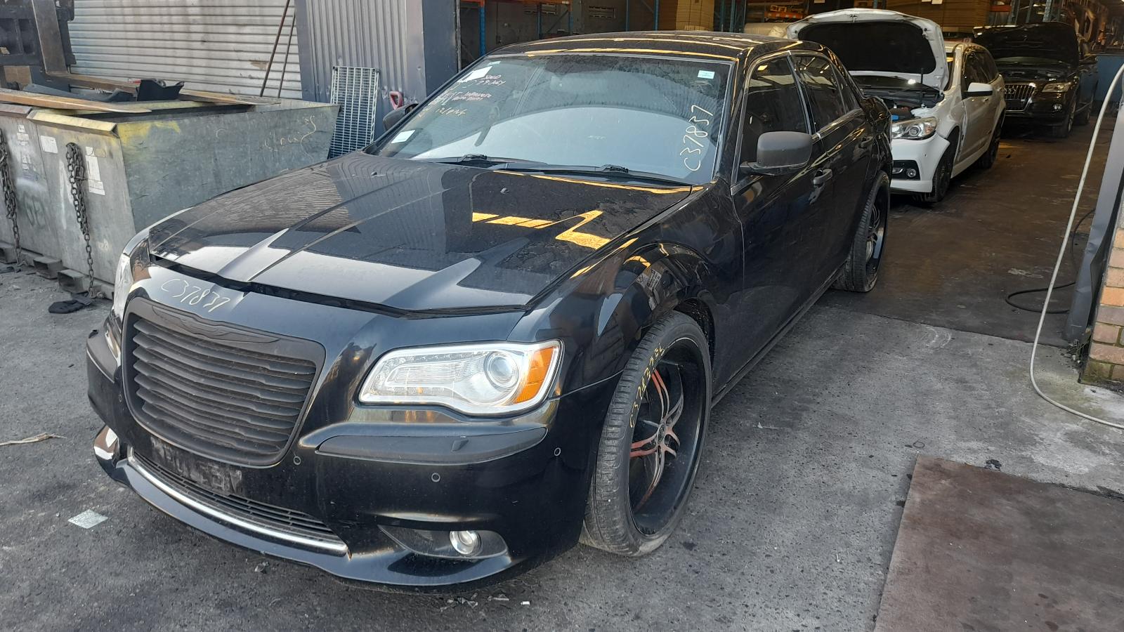 View Auto part Engine Chrysler 300c 2012