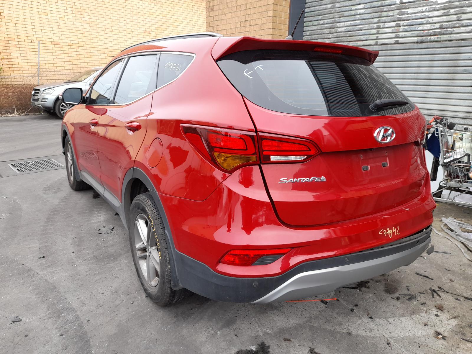 View Auto part Engine Hyundai Santa Fe 2016