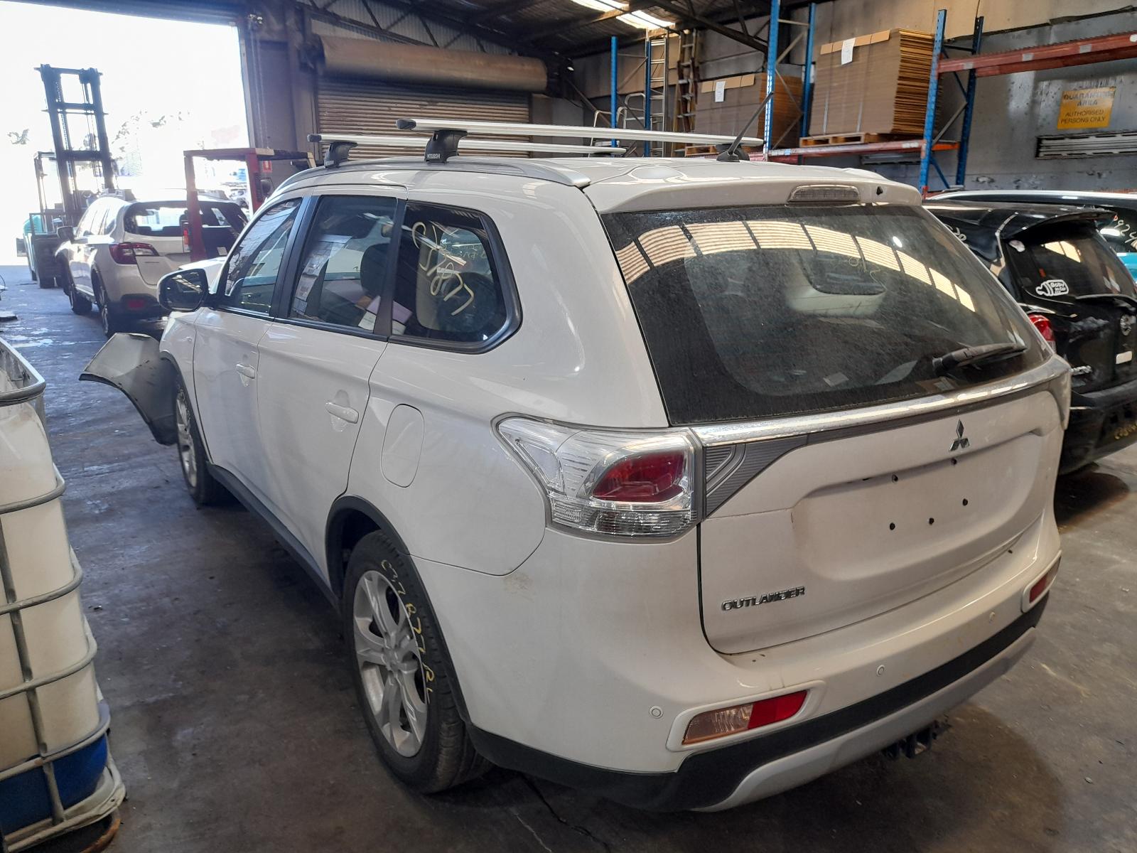 View Auto part Catalytic Converter Mitsubishi Outlander 2015