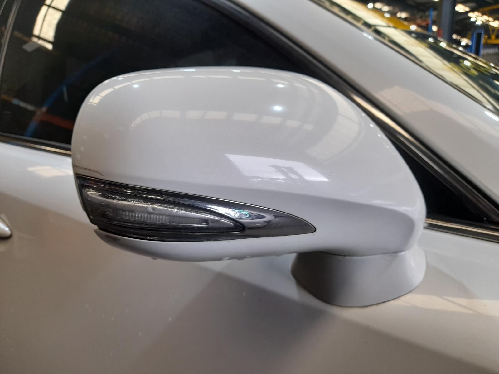 View Auto part Right Rear Door Sliding Lexus Is250/is250c 2012