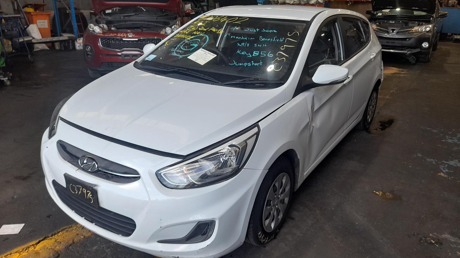 View Auto part Rear/Tailgate Glass Hyundai Accent 2016