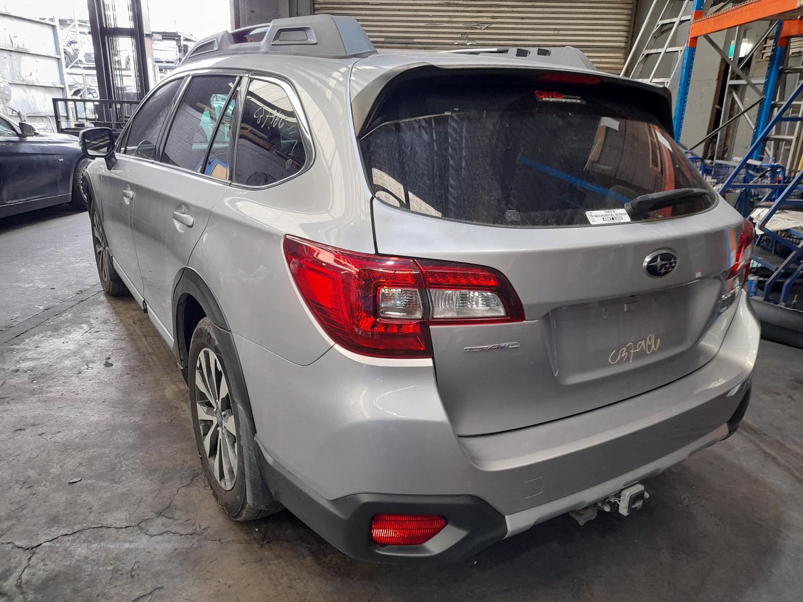View Auto part Rear/Tailgate Glass Subaru Outback 2015