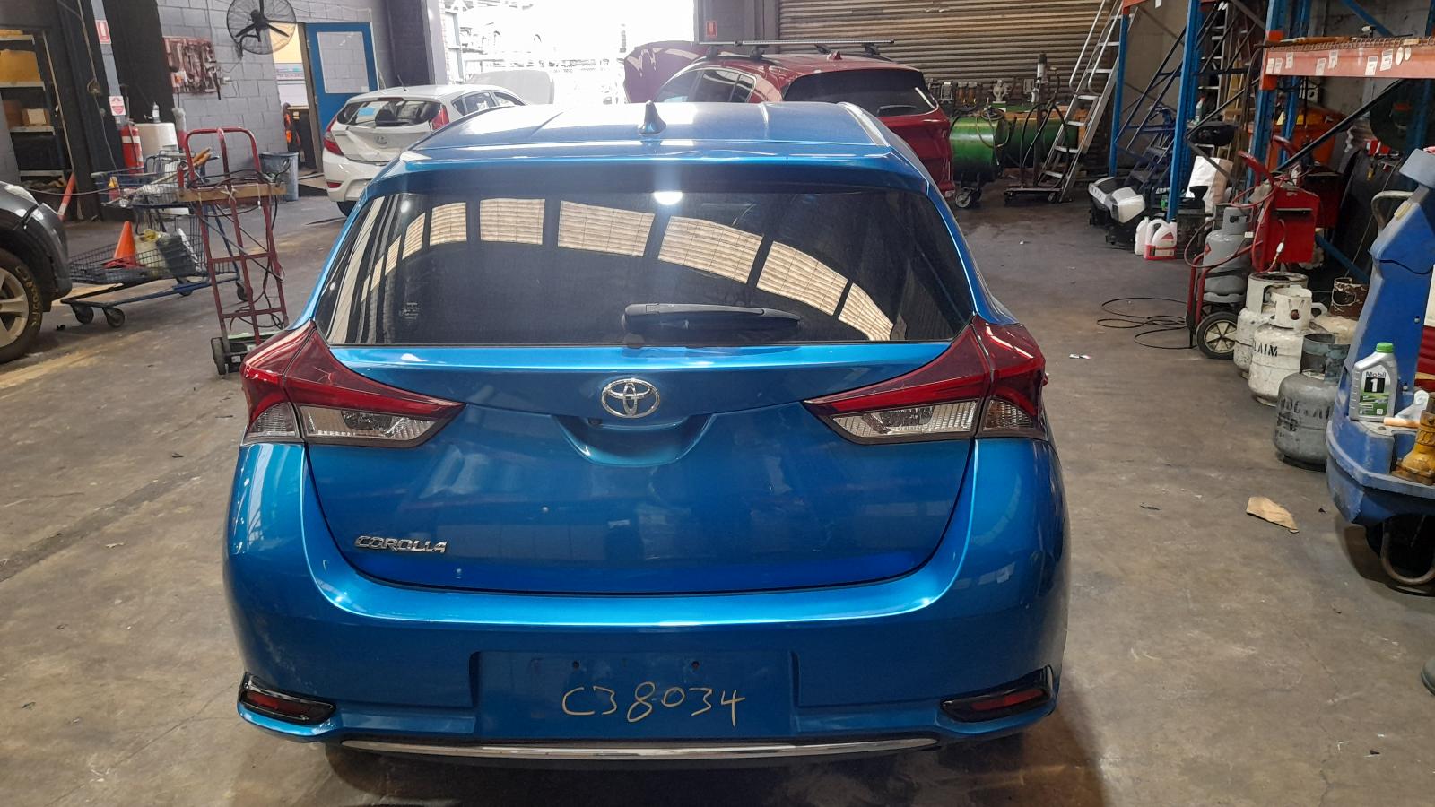 View Auto part Console Toyota Corolla 2017