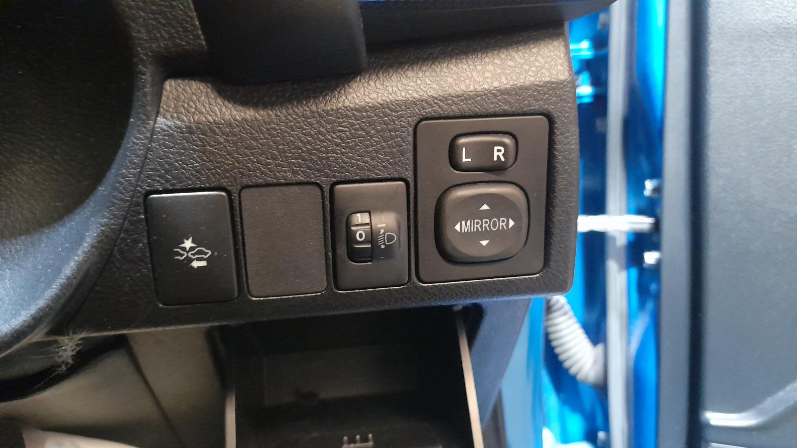 View Auto part Console Toyota Corolla 2017