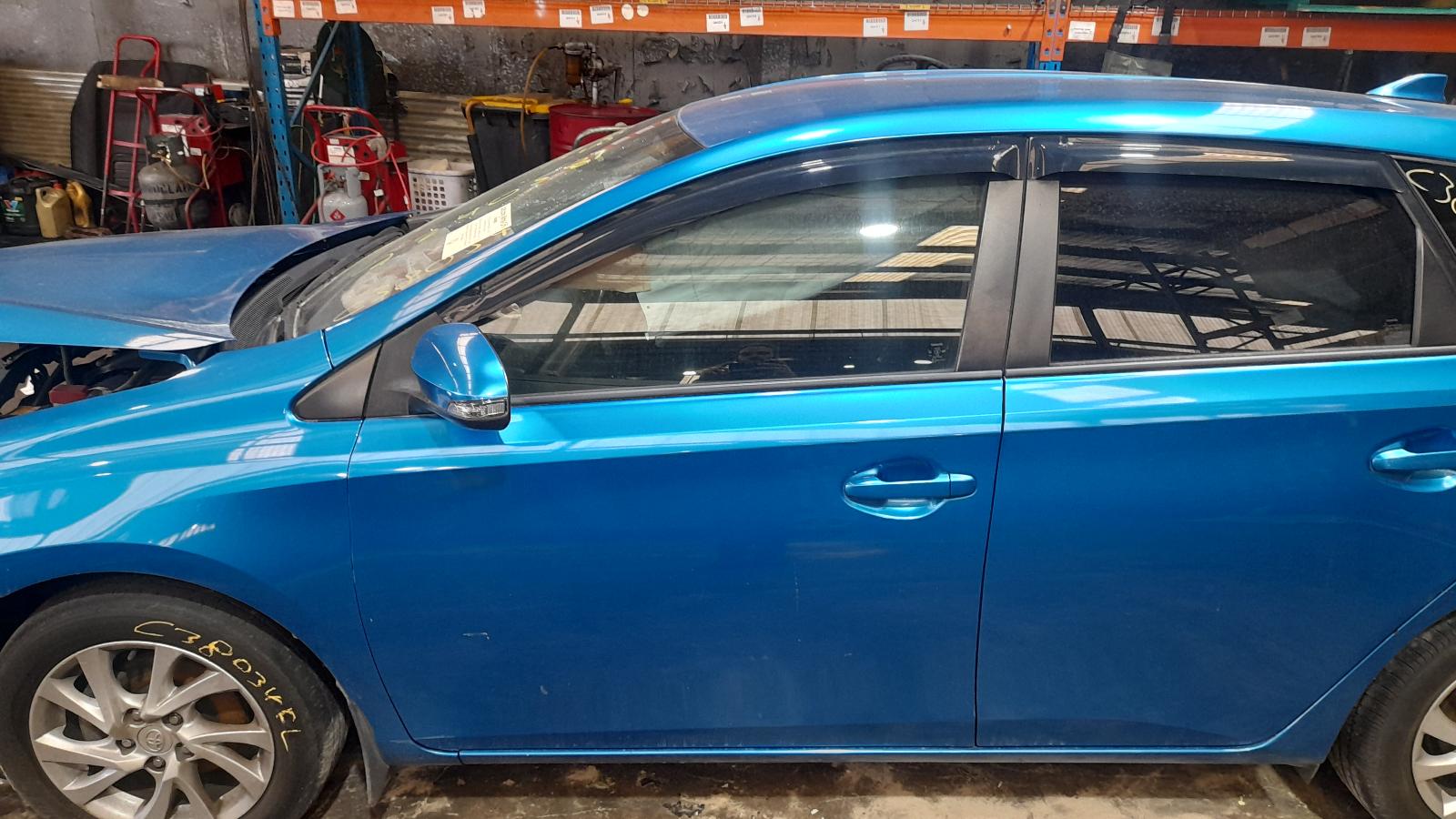 View Auto part Console Toyota Corolla 2017