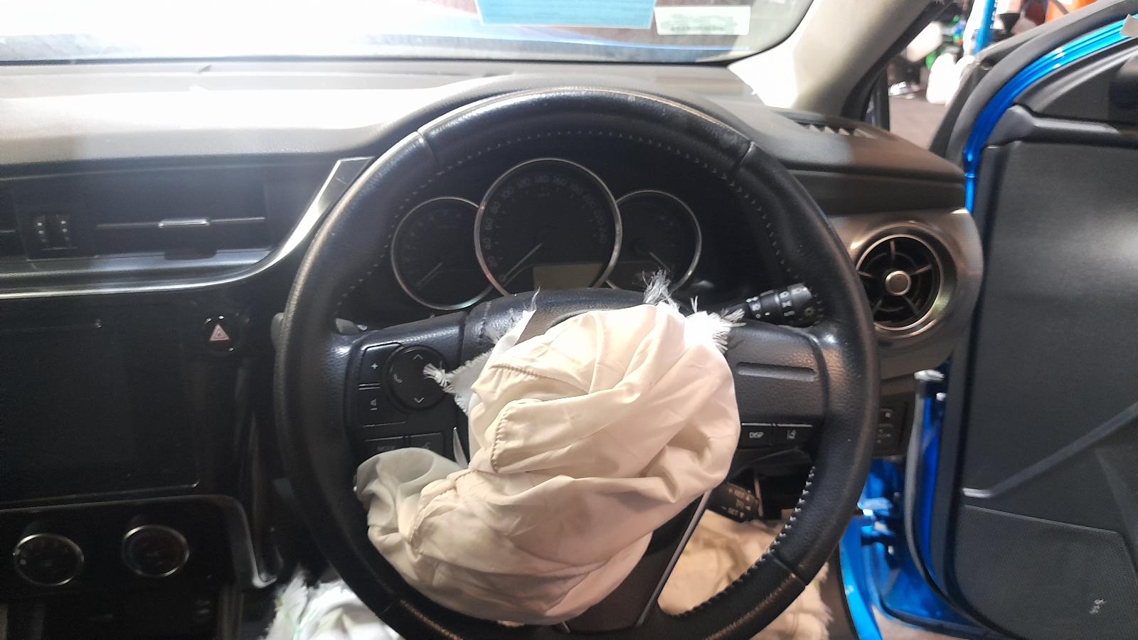 View Auto part Console Toyota Corolla 2017