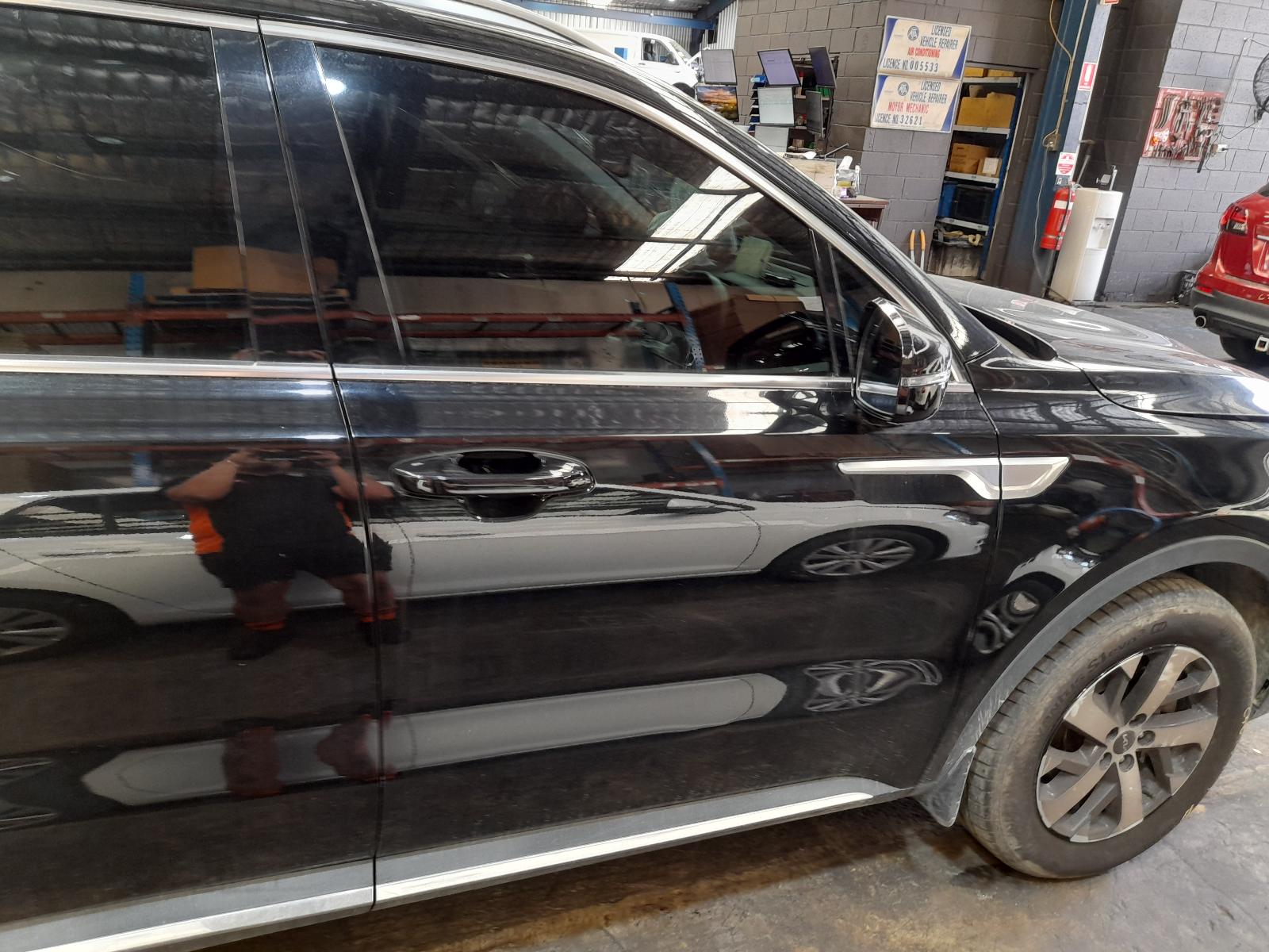 View Auto part Right Door Mirror Kia Sorento 2022