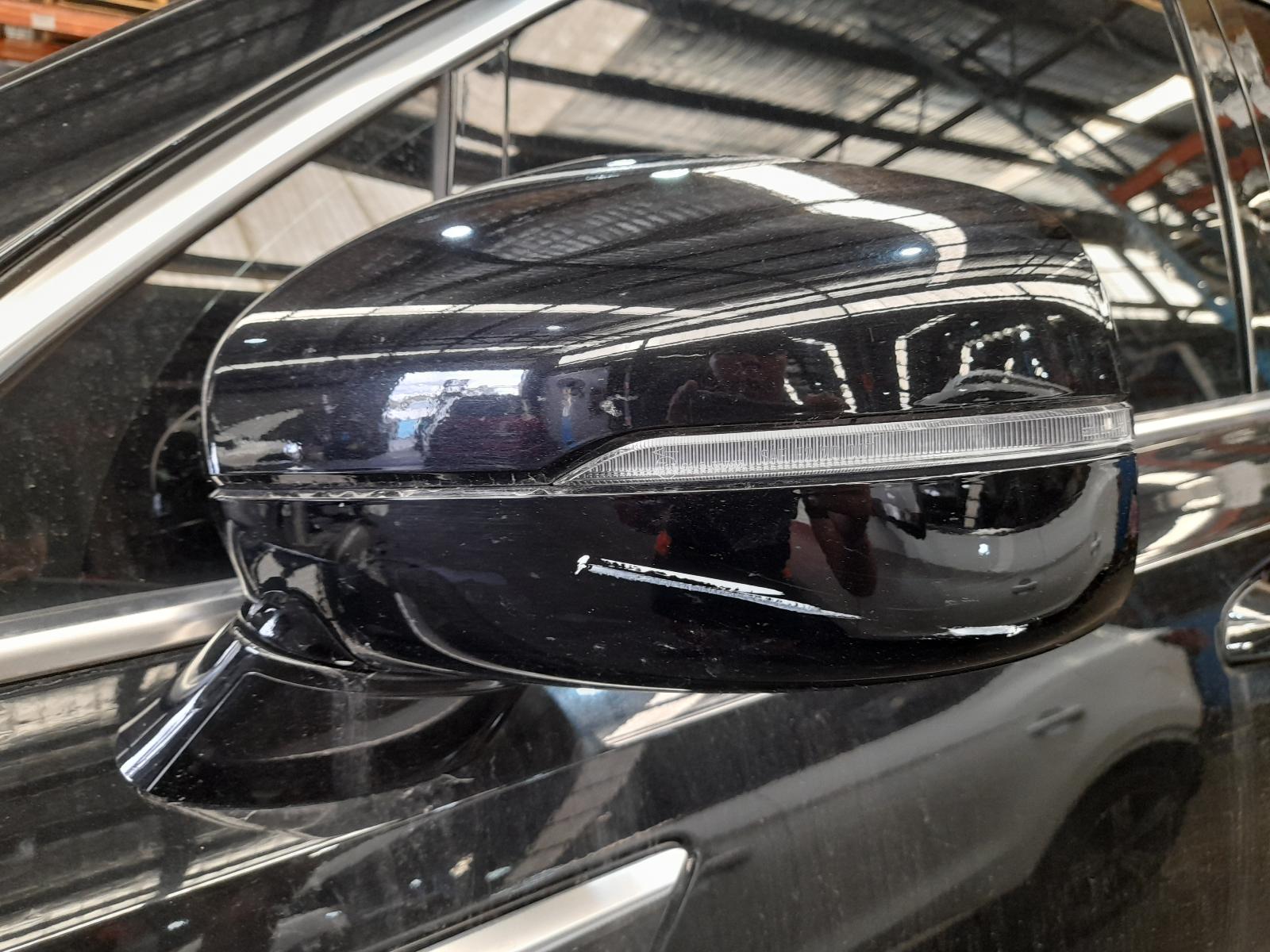 View Auto part Right Door Mirror Kia Sorento 2022