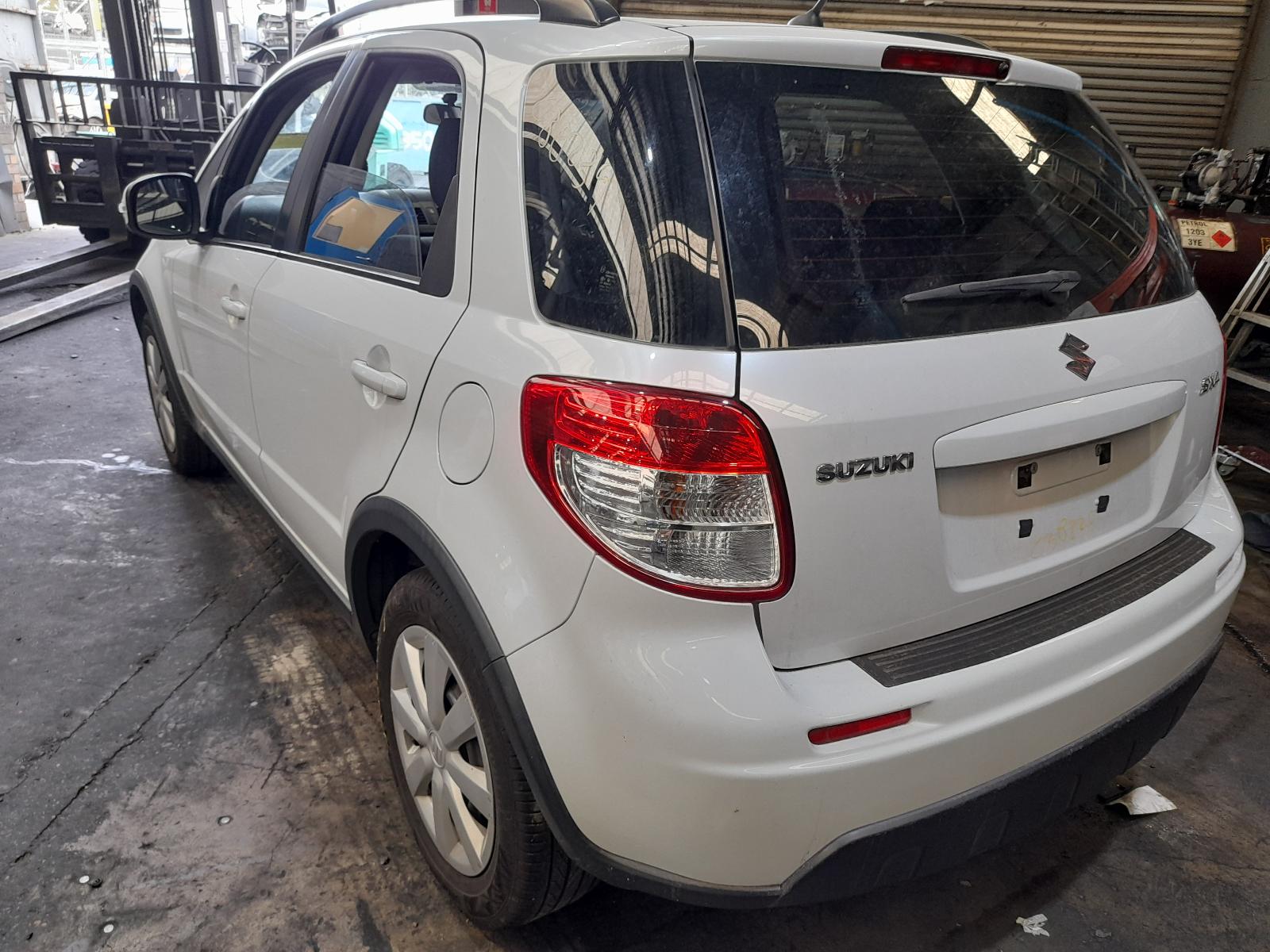 View Auto part Left Front Door Window Suzuki Sx4 2013