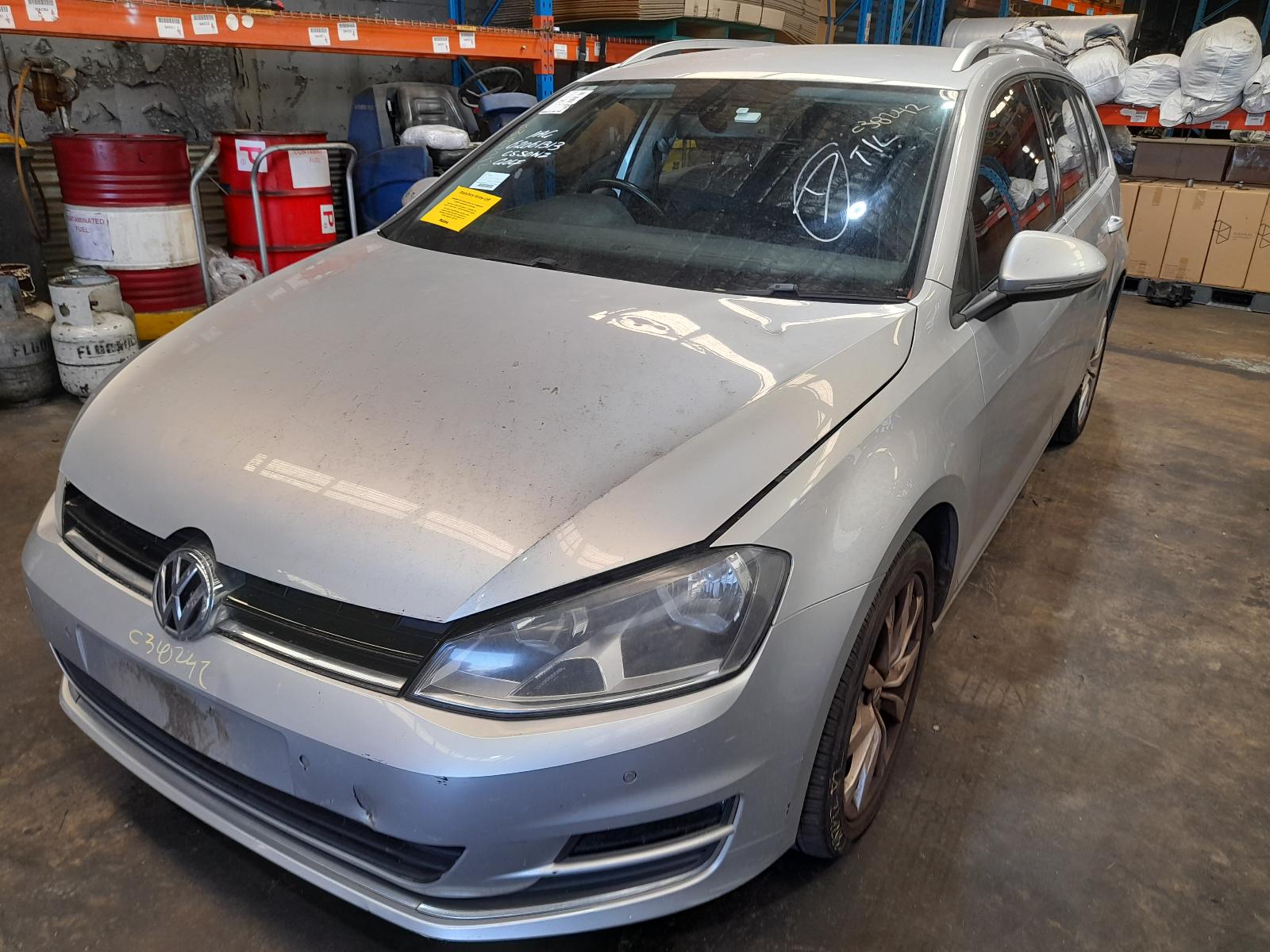 View Auto part Left Front Door Window Volkswagen Golf 2014