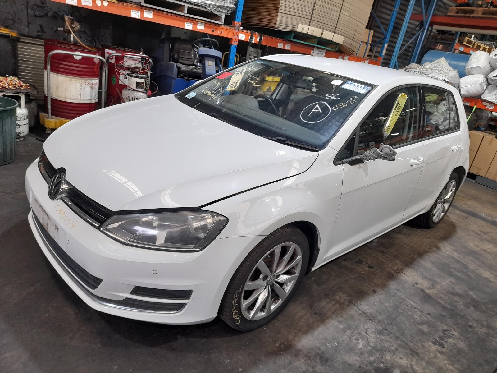 View Auto part Parcel Shelf Cargo Blind Volkswagen Golf 2012