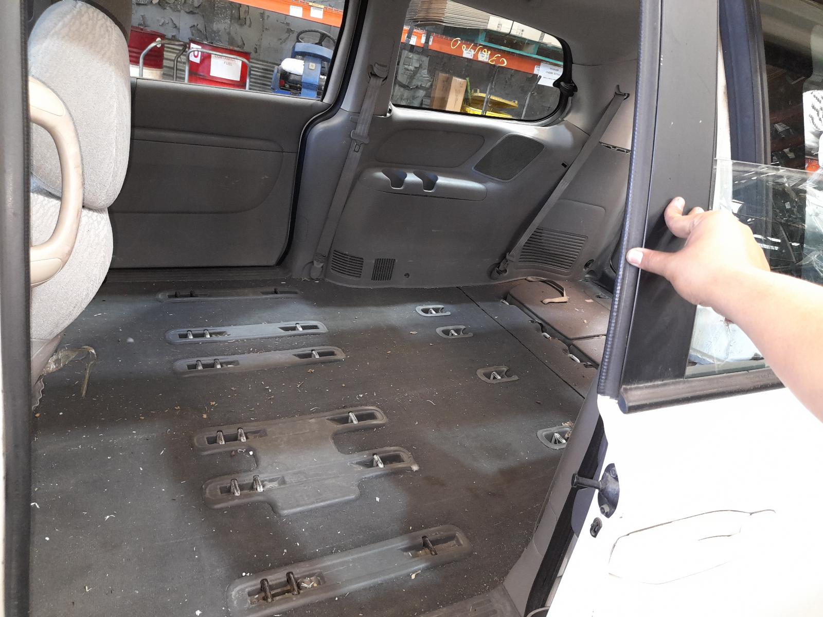 2012 Kia Carnival/grand Carnival Bonnet View Auto part Bonnet Kia Carnival/grand Carnival 2012