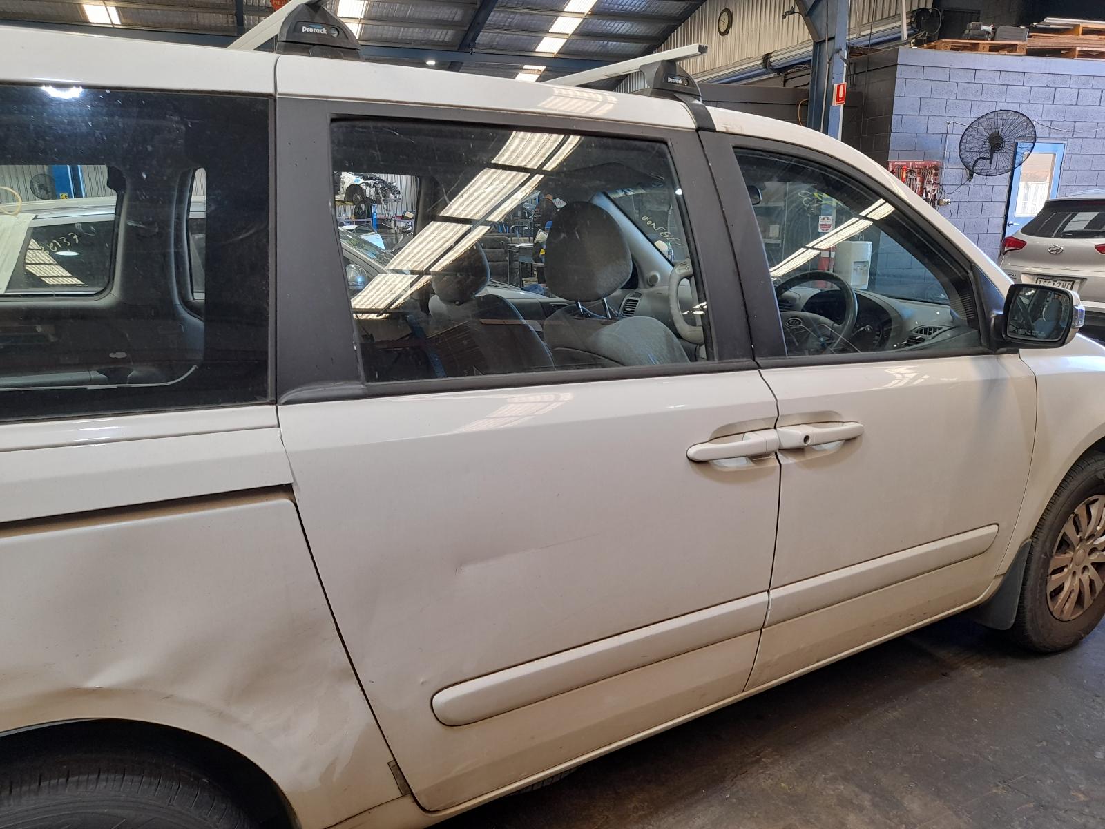 2012 Kia Carnival/grand Carnival Bonnet View Auto part Bonnet Kia Carnival/grand Carnival 2012