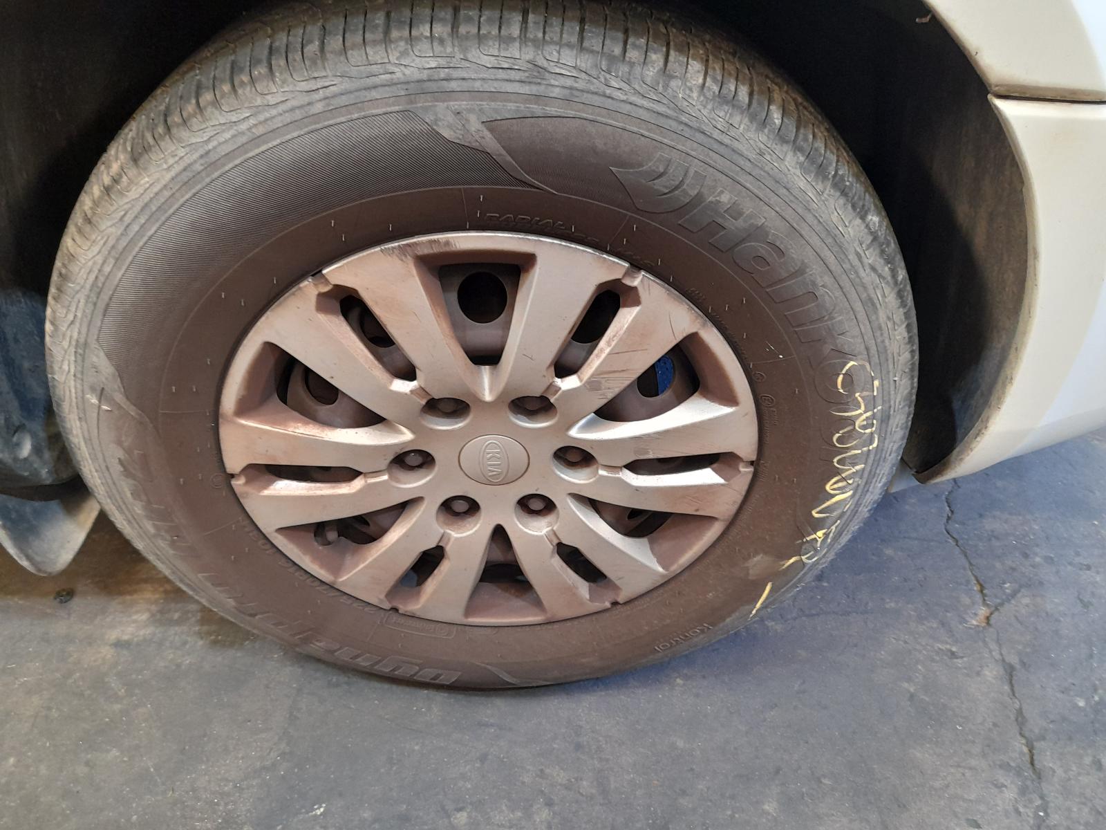 2012 Kia Carnival/grand Carnival Bonnet View Auto part Bonnet Kia Carnival/grand Carnival 2012