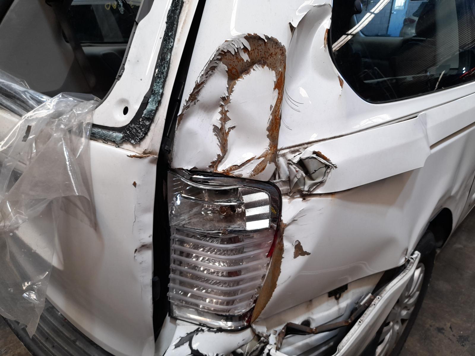 2012 Kia Carnival/grand Carnival Bonnet View Auto part Bonnet Kia Carnival/grand Carnival 2012