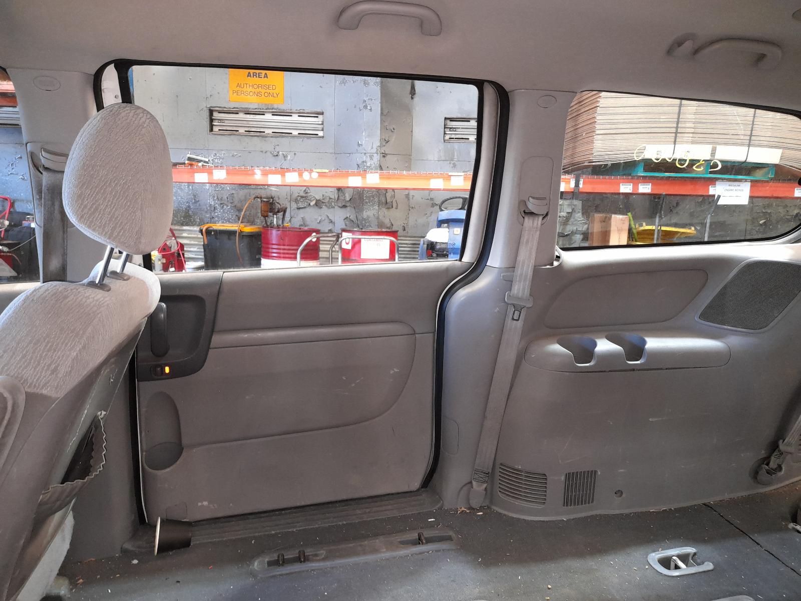 2012 Kia Carnival/grand Carnival Bonnet View Auto part Bonnet Kia Carnival/grand Carnival 2012