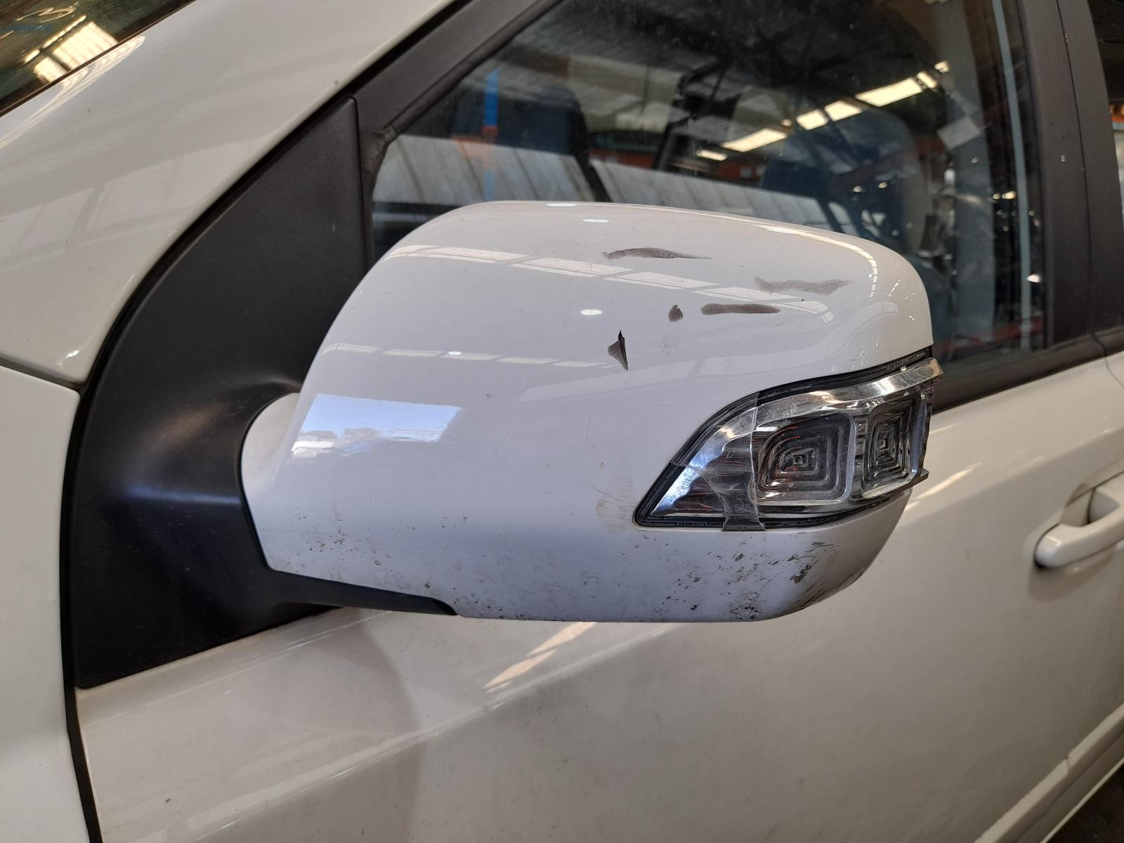 2012 Kia Carnival/grand Carnival Bonnet View Auto part Bonnet Kia Carnival/grand Carnival 2012