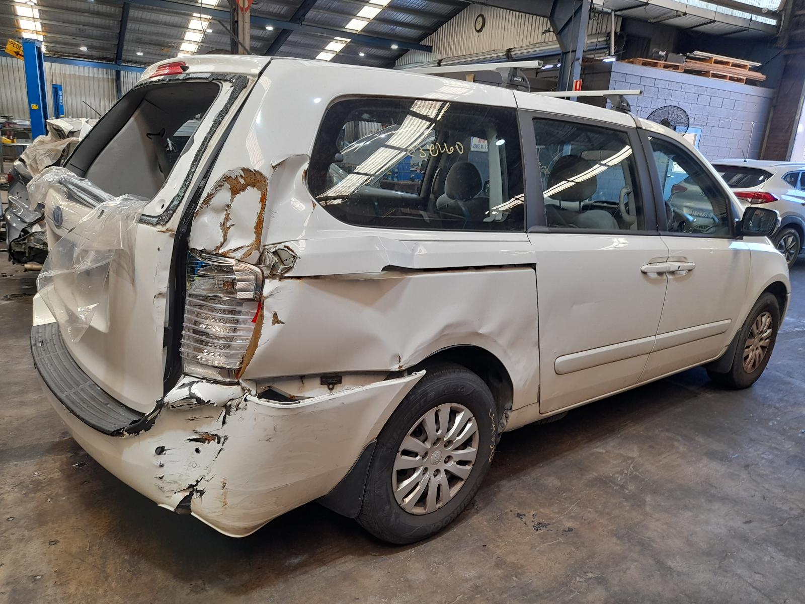 2012 Kia Carnival/grand Carnival Bonnet View Auto part Bonnet Kia Carnival/grand Carnival 2012