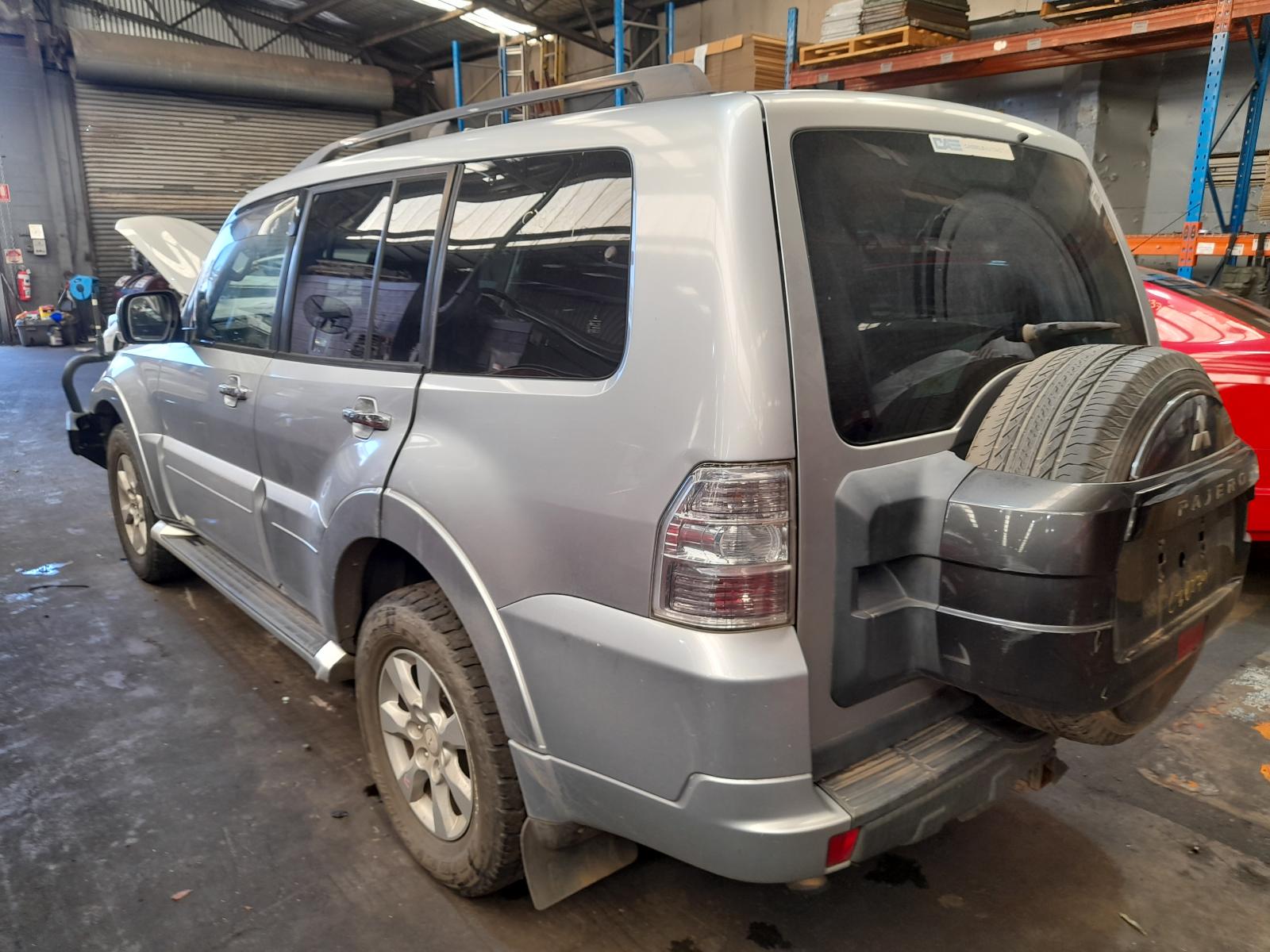 View Auto part Differential Centre Mitsubishi Pajero 2012