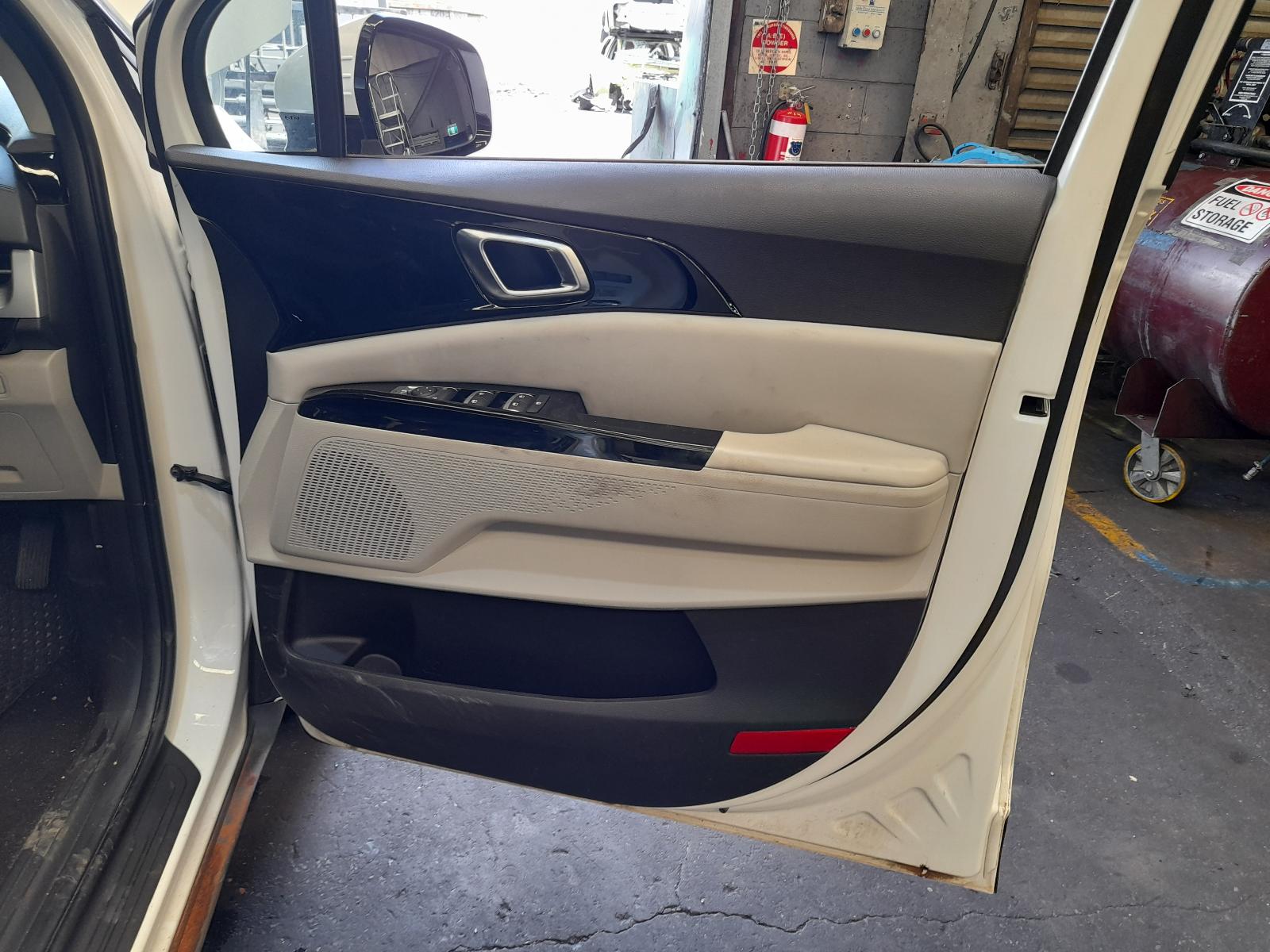 View Auto part Left Door Mirror Kia Carnival/grand Carnival 2022