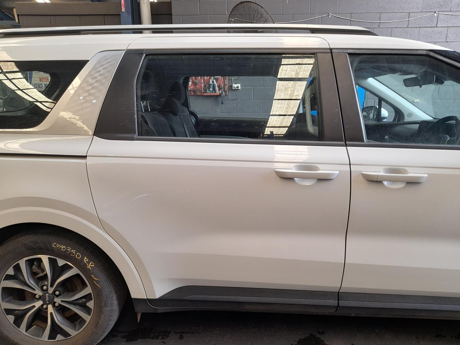 View Auto part Left Door Mirror Kia Carnival/grand Carnival 2022