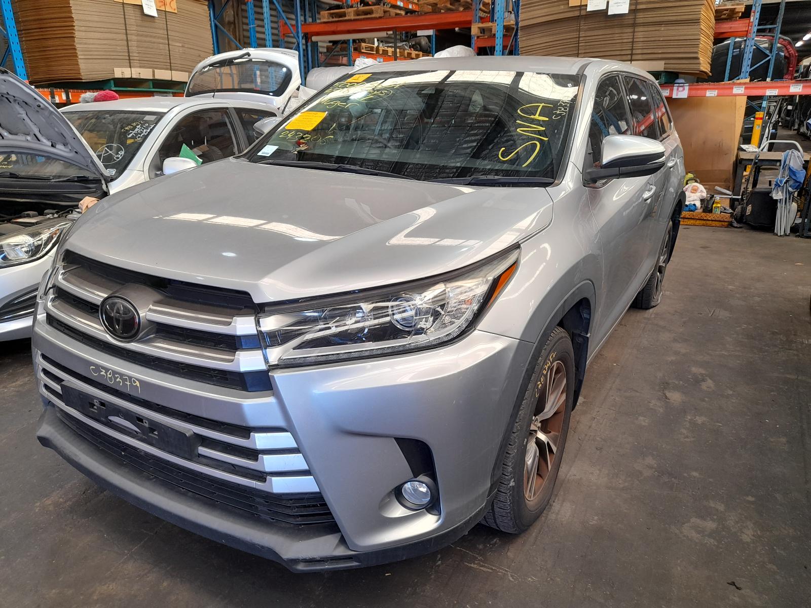 View Auto part Door/Boot/Gate Lock Toyota Kluger 2017